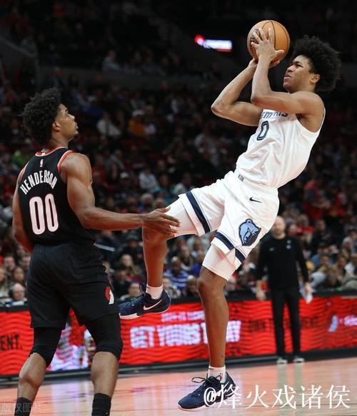 关键球员!本赛季伊迪在场灰熊净胜18.3分,不在场要输7.9分 关键球员!本赛季伊迪在场灰熊净胜18.3分,不在场要输7.9分