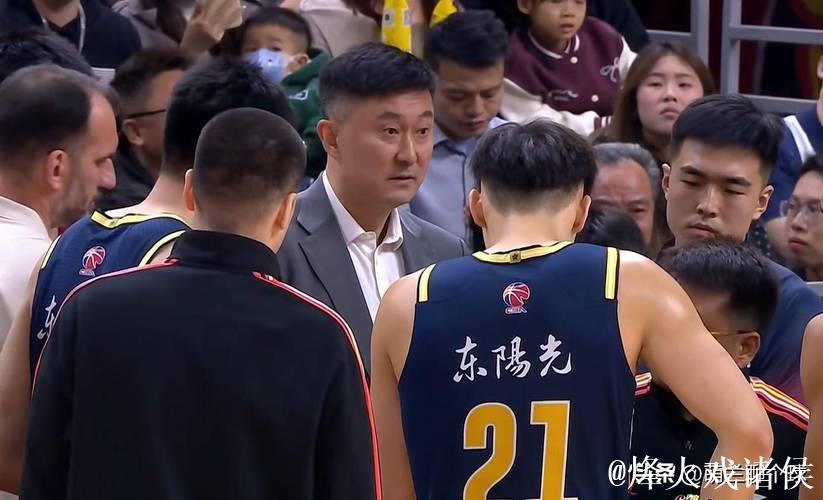 央视直播!CBA焦点对决来袭,徐杰火线复出,杜锋要给丁伟上一课 央视直播!CBA焦点对决来袭,徐杰火线复出,杜锋要给丁伟上一课