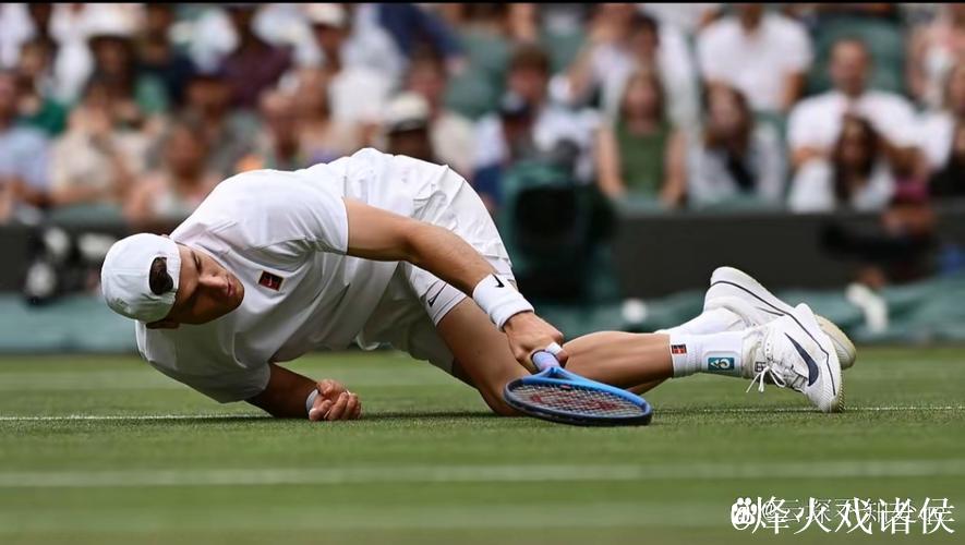 小曼奇尼：拉蒙抓我脖子，20岁球员应该多点尊重否则会挨揍