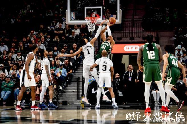 文班亚马23分浓眉30+13詹姆斯18+5+8 马刺击败湖人